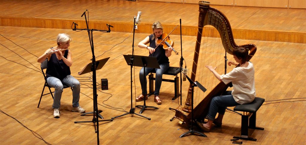 Trio Antara (Emmanuelle Ophèle - flute, Odile Auboin - viola, Ghislaine Petit-Volta - harp) 