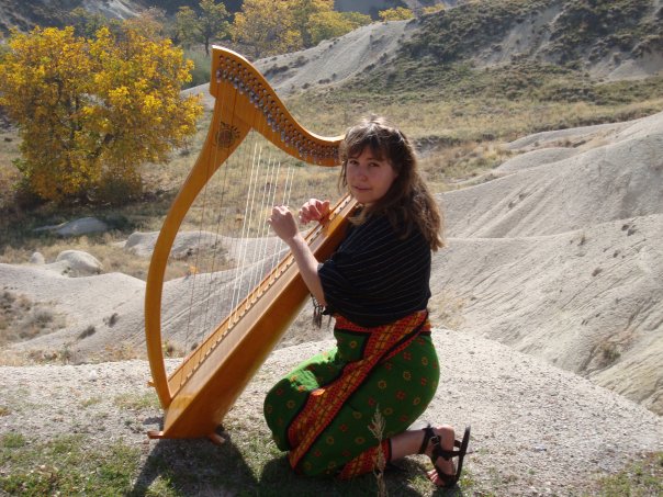 Mandragore and her harp are near Sarakhs, Iran's border with Turkmenistan.